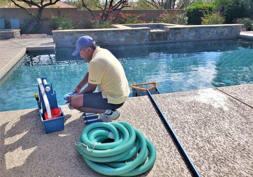 SWIMMING POOL CLEANING SERVICE