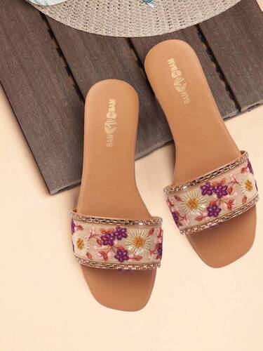 Stylish And Fancy Embroidered Ladies Flat Sandals