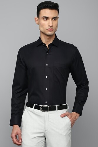  black shirt 