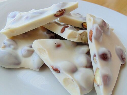 100% Pure Tasty And Delicious White Chocolate With Almonds