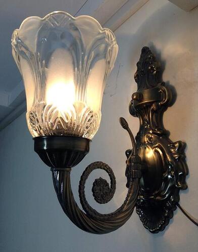 Decorative wall mounted light