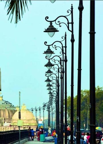 स्लिम और आधुनिक शंक्वाकार पोल