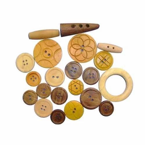 Lightweight Round Shape Plain Polished Finish Wooden 4  and 2 Holes Buttons for Garment Industry