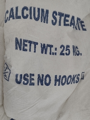 Calcium Stearate - Powder Form, Dry Storage for Industrial Applications | Room Temperature Maintenance, Superior Quality