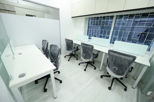 Easy To Clean Office Chairs With Tables