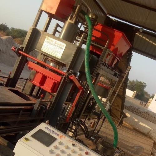 पूर्ण स्वचालित फ्लाई एश ईंटें और सीमेंट ईंटें बनाने वाली मशीन अहमदाबाद में श्री कृष्ण इंजीनियरिंग वर्क्स और फैब्रिकेशन