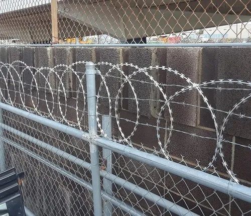 Polished Finish Corrosion Resistant Galvanized Mild Steel Chain Link Fencing Wire For Industry Sites