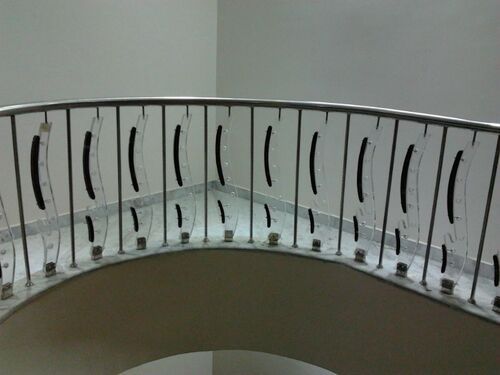 Polished Finish Corrosion Resistant Stainless Steel Balcony Railings for Security and Safety Purposes