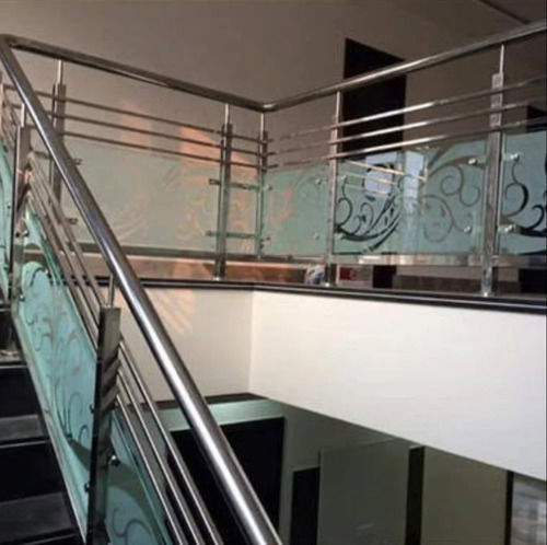 Polished Finish Corrosion Resistant Stainless Steel Stair Railings for Security and Safety Purposes