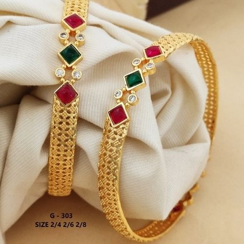 Light In Weight Imitation Fashion Bangles