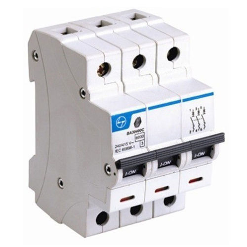 Wall Mounted Shock Resistant Electrical 3 Way 32 Ampere Mcb Switch