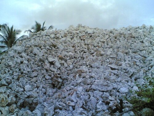 Magnesite Lumps - High-Quality Grades Available | Market Leading Cost, Timely Delivery, Tested on Quality Parameters