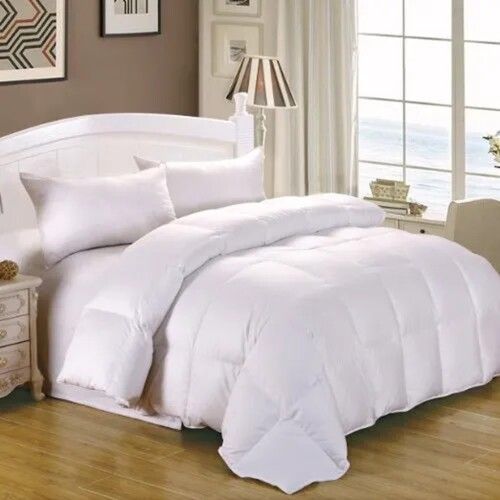 Plain Design White Color Hotel Duvet