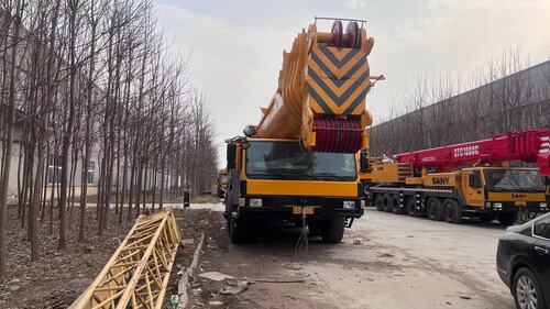 Used 300 Ton XCMG Crane For Sale