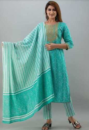 Comfortable To Wear And Elegant Design Printed Kurti Set