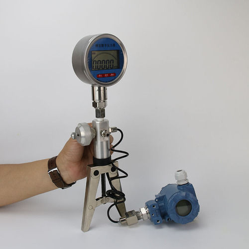 YUNYI Hand-Operating Pressure Pump Handheld Pressure Calibrator