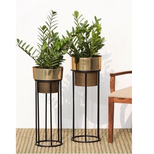 Iron Planter Set Of 2 With Dual Tone Pots and Black Stand