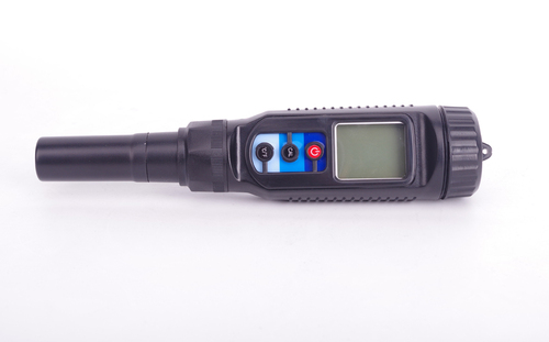 PH-06 Waterproof pH and Temperature Meter - pH Range 0.00 to 14.00, Temperature Range 0Â°C to 50Â°C | Automatic Temperature Compensation, 2-Point Calibration with Auto Buffer Recognition, Lightweight 97g, Compact 210mm x 40mm x 25mm Dimensions