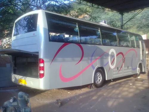 Fine Polishing And Good Quality Travel Bus