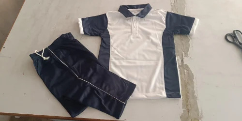 कॉर्पोरेट यूनिफॉर्म सेट (लोअर और टी-शर्ट्स)