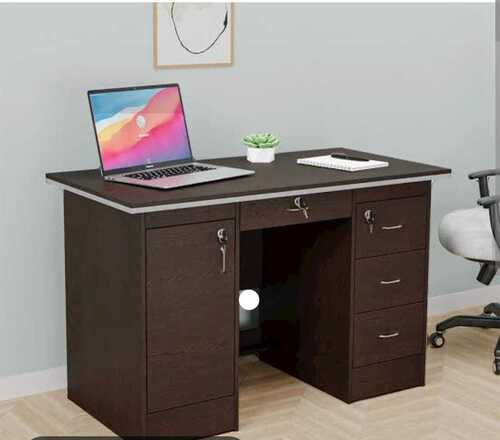 Rectangular Wood Polished Office Table