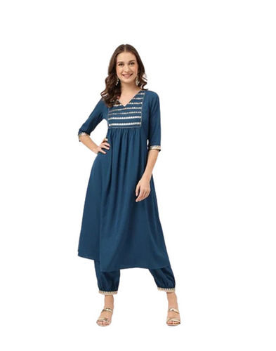 Casual Wear Regular Fit 3/4th Sleeve V Neck Plain Poly Crepe Ladies Kurtis With Pant and Dupatta