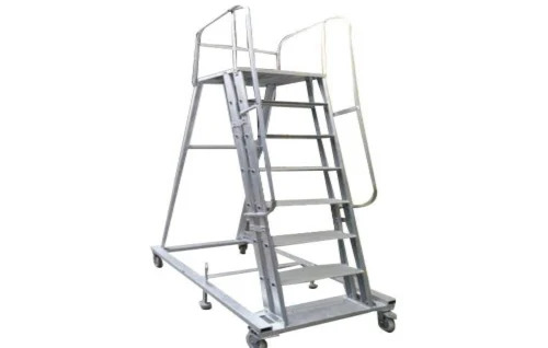 Aluminium Deluxe Stool With Platform Ladder