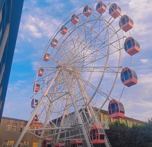 Trailer Mounted Rotating Coin Mobile Refurbished Luxury Double Second hand Sweet Used Ferris Wheel with Air Conditioner Light