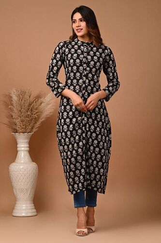 Anti Wrinkle And Easy To Wash Ladies Premium Design Long Kurti