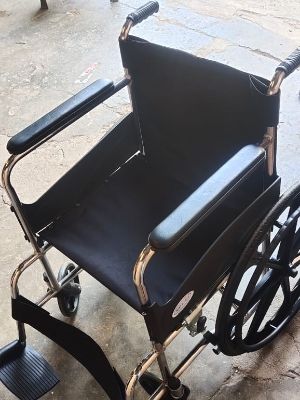 Easy To Move Manual Folding Wheel Chair