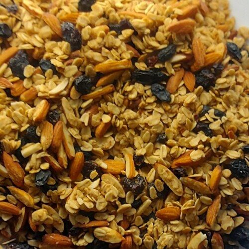 Crunchy Granola Honey, Almonds, Cranberries And Black Raisins