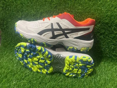 Good Looking Mens Cricket Spikes Shoes