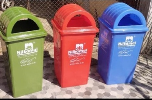 Plastic Dome Dustbin - Crack Resistant Plastic, Various Sizes Available, Plain Pattern, Multiple Color Options, True Value of Money, Quality Tested