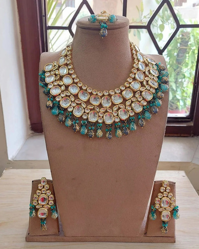 Kundan Jewellery Choker - Premium Optimum Quality Tin Alloy with Imitation Pearl and White Gold Accents Elegant Women's Neckwear Featuring Brooches and Cuff Link Sets