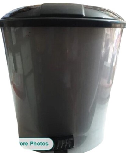 plastic pedal dustbin