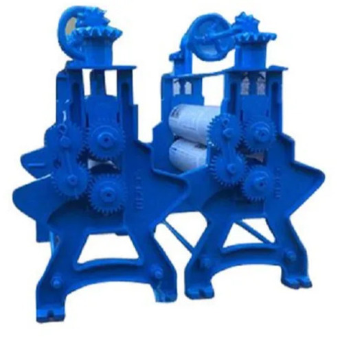 Blue Hand Operated Rubber Roller Machine