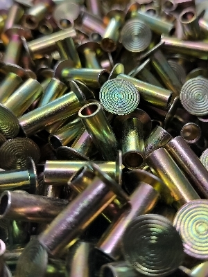 Ms Rivet - Color: Yellow Zinc