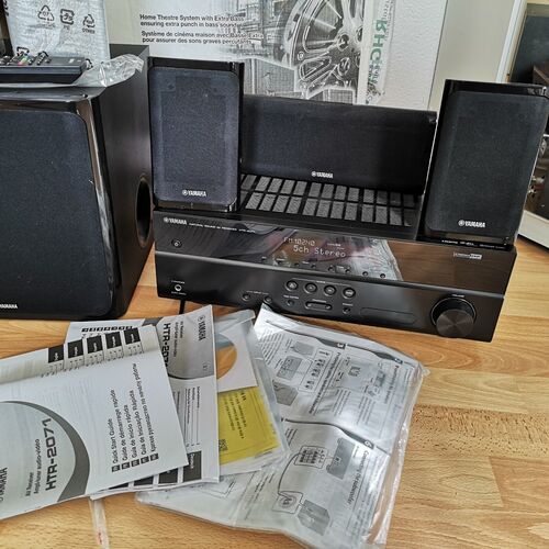 Yamaha YHT-1840 4K Ultra HD 5.1-Channel Home Theater System-Black