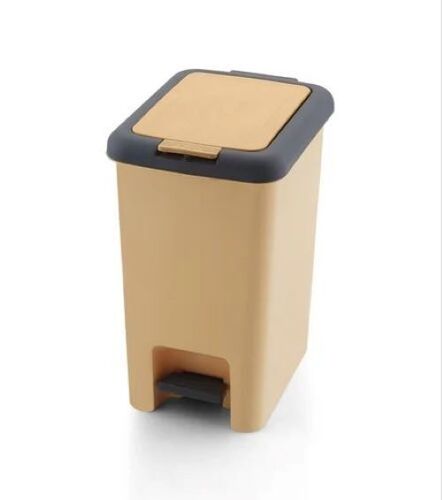 Rectangular 7 Litre Plastic Dustbin