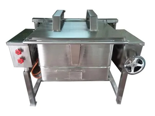 Tilting Bratt Pan - Stainless Steel SS304, 150L Capacity, Silver Color | LPG & PNG Fuel, Warranty Included