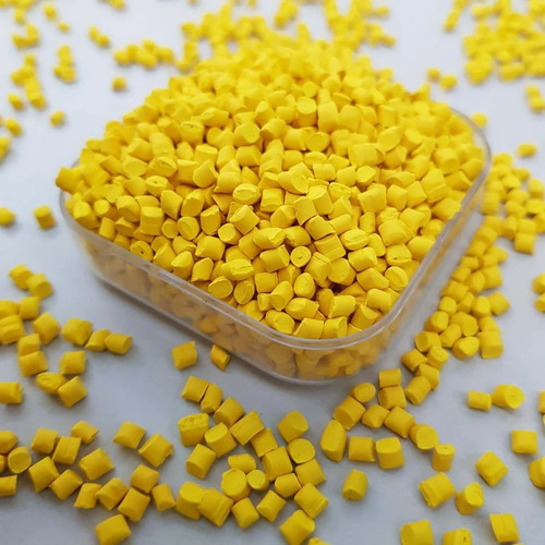 Yellow Masterbatches - Granules, Eco-Friendly PP Carrier for Blow Molding & Injection Molding Applications, Highly Pure Recycled Material