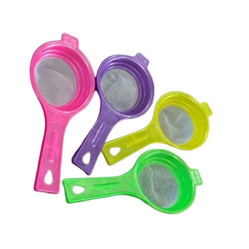 Super Classic Look Plastic Tea Strainer