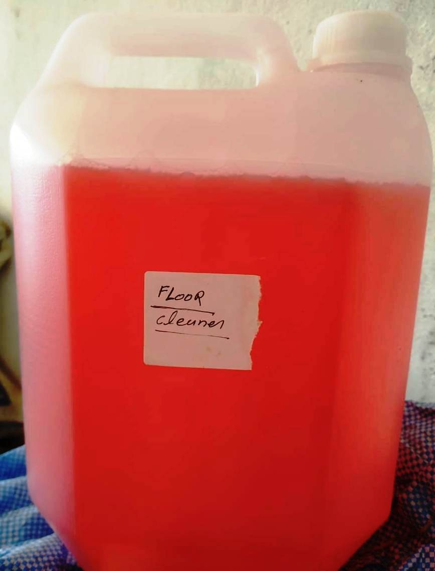 FLOOR CLEANER
