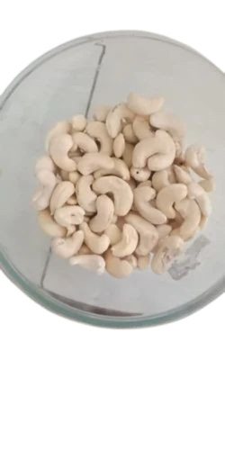 Cashew Nut W320 - 250g and 1kg Whole, Plain Processing with 12 Months Shelf Life, White Color and Common Cultivation