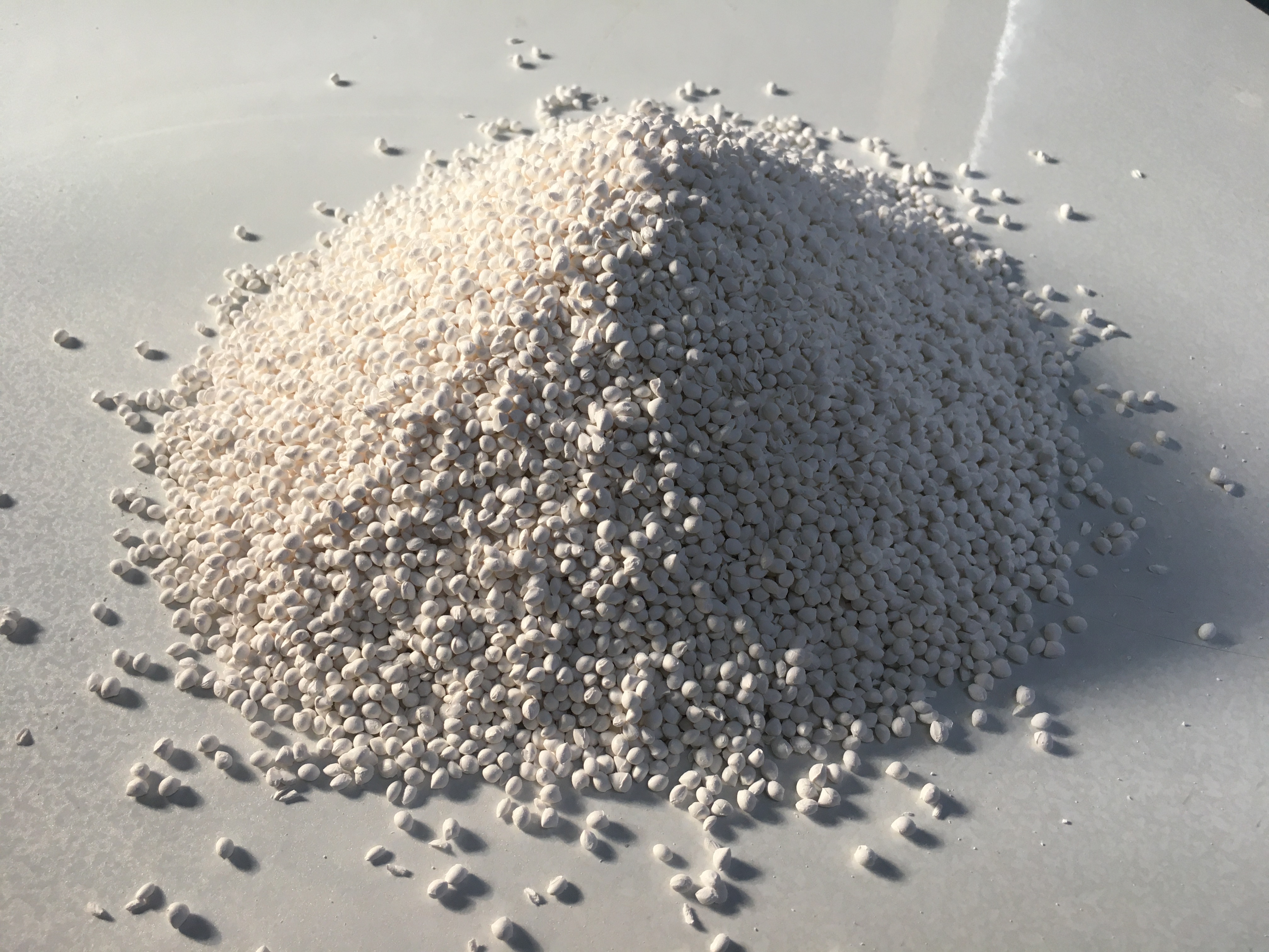 CIM-High Quality Cim Feedstock for Ceramics   Injection Molding  Zirconia/Alumina  ceramic injection molding feedstock (99.9% purity)