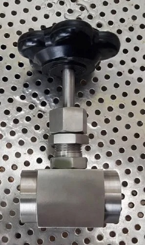 Stainless Steel Globe Valve - High Strength, Durability, Corrosion Resistant | Polished Finish, Silver Color, Ideal for Commercial Water Applications