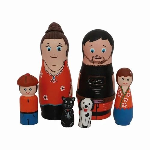 Wooden Painted Peg Doll Happy Family Set of 6 with Cat and Dog