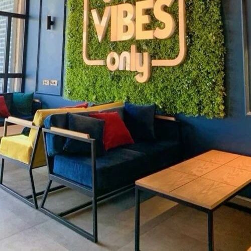 रेस्टोरेंट सोफा और टेबल