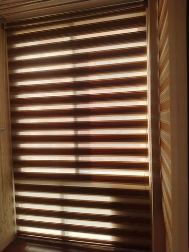 Window Roller Blind - Polyester Material, Customized Size, Glossy Brown Finish | Modern Design, Tear-Resistant, Eco-Friendly, Suitable for Home and Office Use