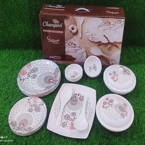32 Ps Dinner Set